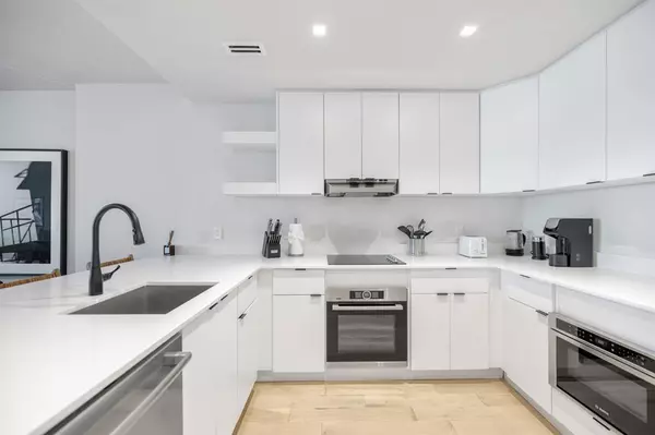 Miami Beach, FL 33139,2301 Collins Ave #512