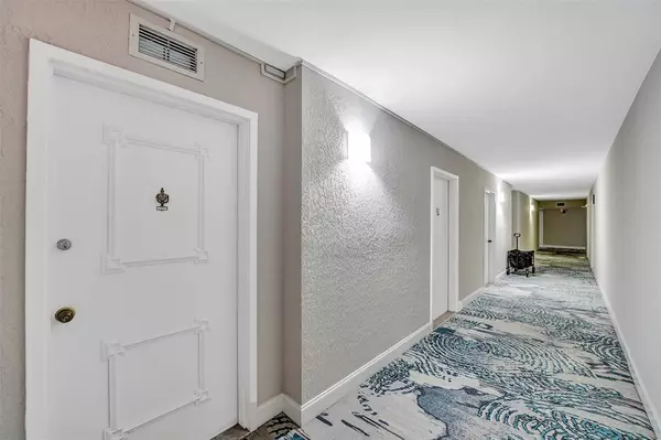 Hallandale Beach, FL 33009,3140 S Ocean Dr #2206