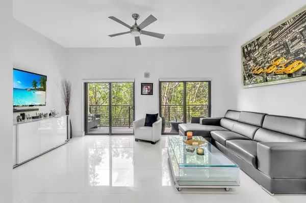 Pompano Beach, FL 33060,462 SE 1st Cir