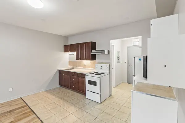 Cobourg, ON K9A 3R1,264 Division ST #10