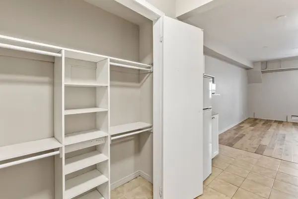 Cobourg, ON K9A 3R1,264 Division ST #10