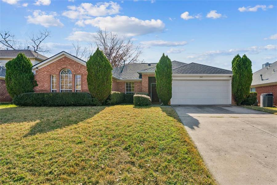 342 Stately Oak Lane, Lake Dallas, TX 75065