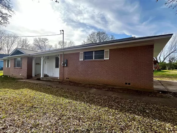 Grand Saline, TX 75140,915 N Spring Street