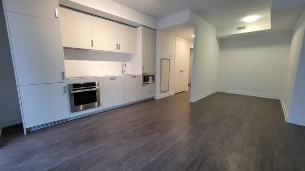 Toronto C08, ON M5C 0B6,88 Queen ST E #5601