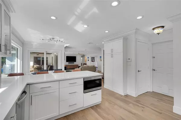 Boca Raton, FL 33487,872 Appleby St