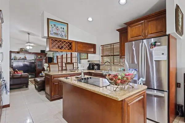 Coral Springs, FL 33067,5172 NW 84 ROAD