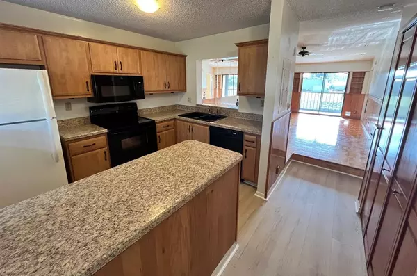 Boca Raton, FL 33428,9449 Boca Cove Cir #914