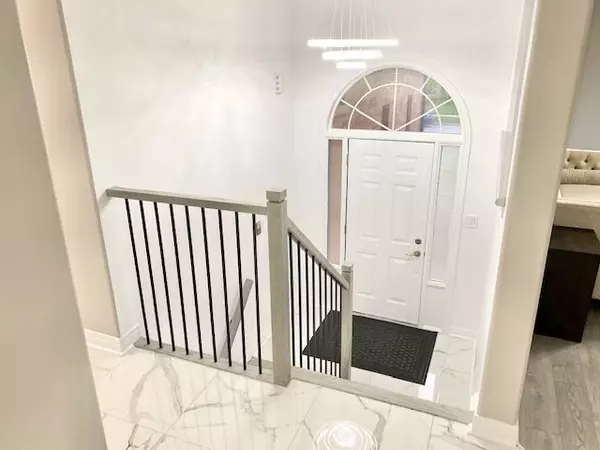 Barrie, ON L4N 0C8,169 Cumming DR