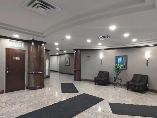 Toronto W08, ON M9A 5G4,15 Michael Power PL S #209