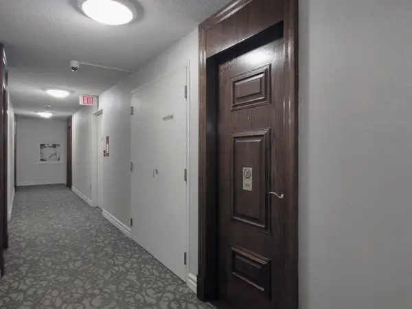 Toronto W08, ON M9A 5G4,15 Michael Power PL S #209