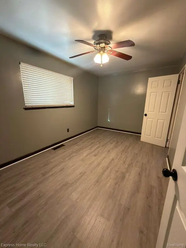 Warren, MI 48088,28155 Newport DR