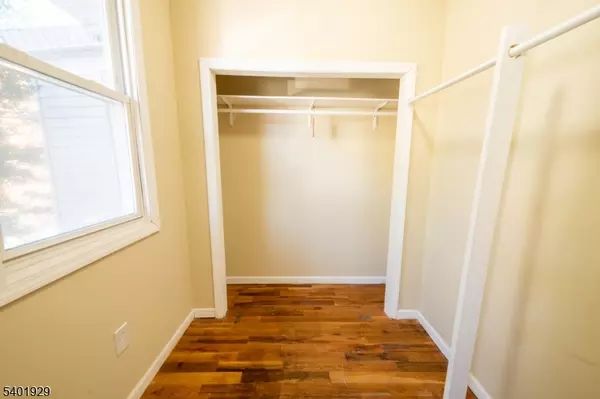 Newark City, NJ 07108,166 Seymour Ave #2