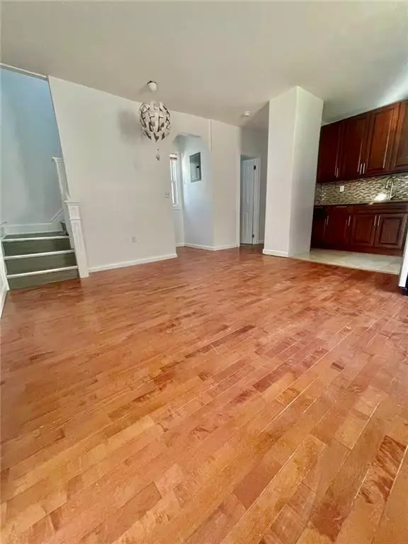 South Richmond Hill, NY 11419,10129 113th ST #2