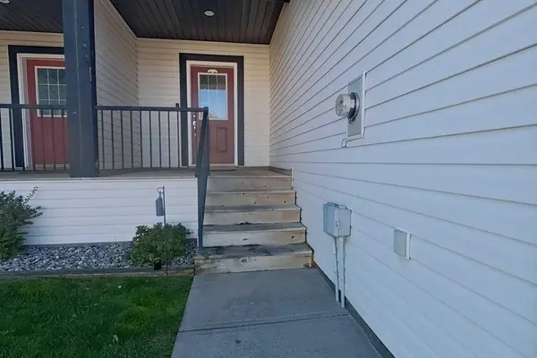 Lethbridge, AB T1K 8A6,295 Blackfoot RD W #4