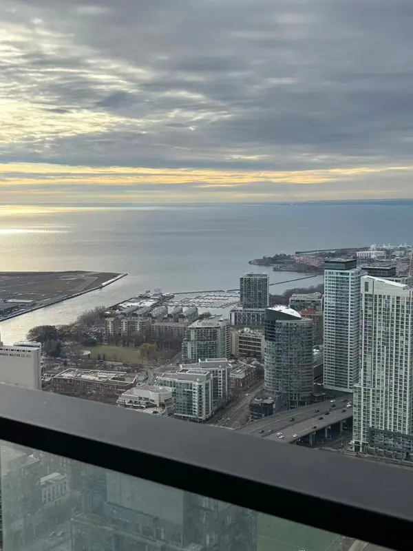 Toronto C01, ON M5V 0X3,3 Concord Cityplace WAY #6801