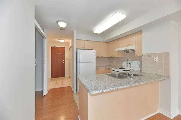 Markham, ON L3T 7X5,25 Times AVE #805