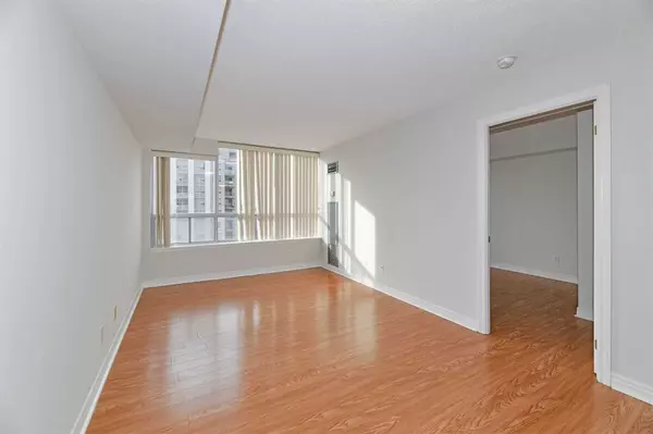 Markham, ON L3T 7X5,25 Times AVE #805