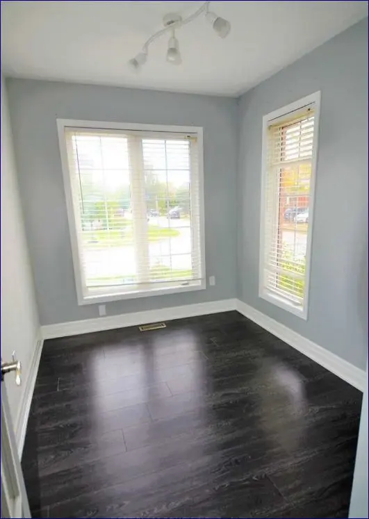 Burlington, ON L7L 6X4,5665 Flora AVE