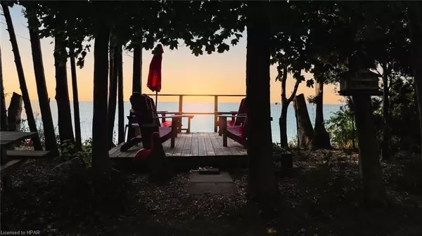 Bluewater, ON N0M 1G0,74397 CARDINAL CT