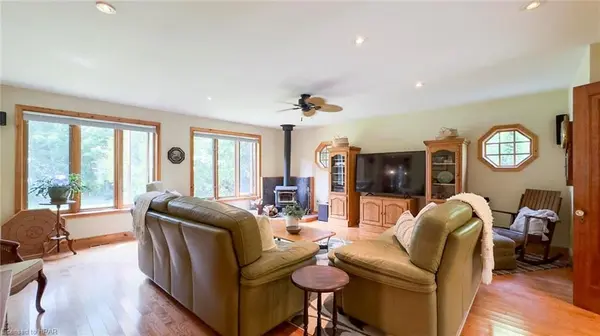 Bluewater, ON N0M 1G0,74397 CARDINAL CT