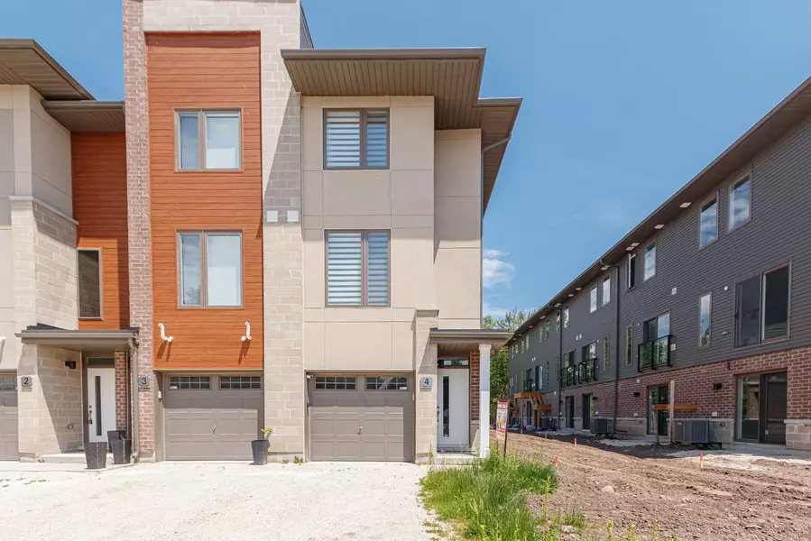 39 Dawson DR #4, Collingwood, ON L9Y 5T1