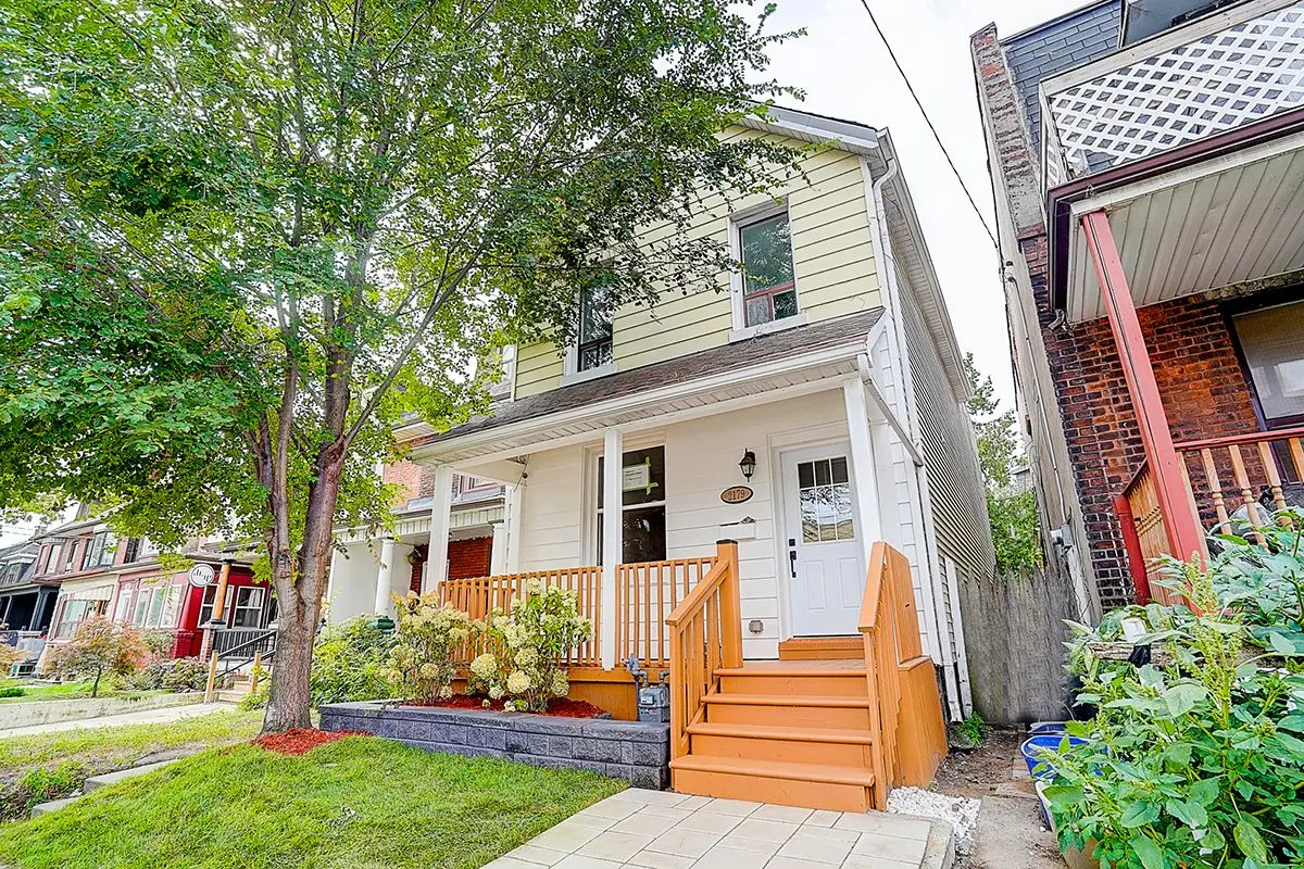 Toronto W01, ON M6R 1X5,2179 Dundas ST W