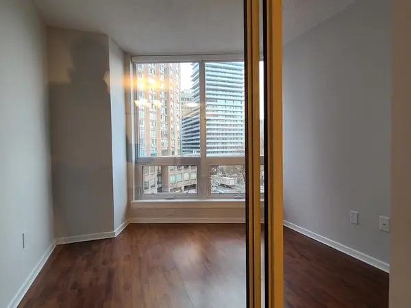 Toronto C01, ON M5S 3A3,1055 Bay ST #609