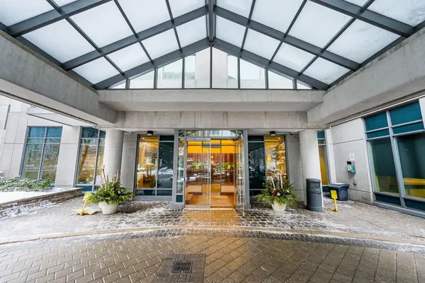 Toronto C14, ON M2N 7K2,21 Hillcrest AVE #308