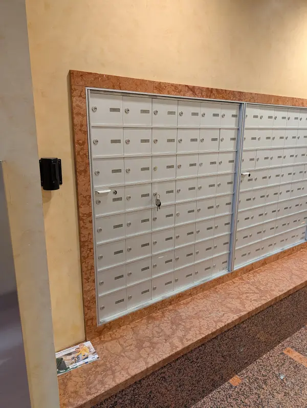 Toronto C14, ON M2N 7K2,21 Hillcrest AVE #308