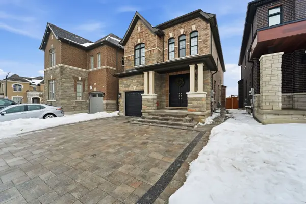 7 Walter Clifford Nesbitt DR #Lower, Whitby, ON L1P 0G5