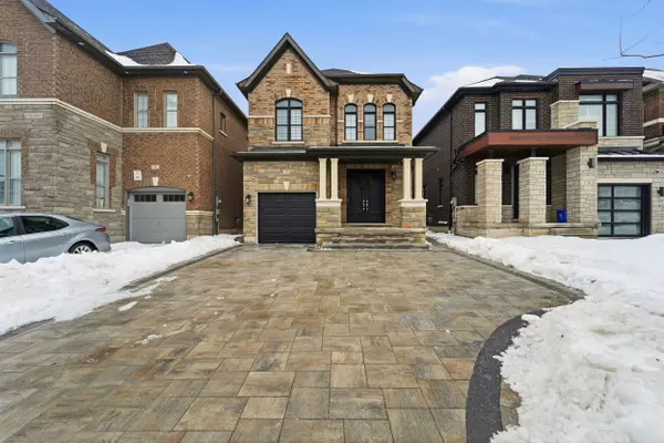 Whitby, ON L1P 0G5,7 Walter Clifford Nesbitt DR #Lower