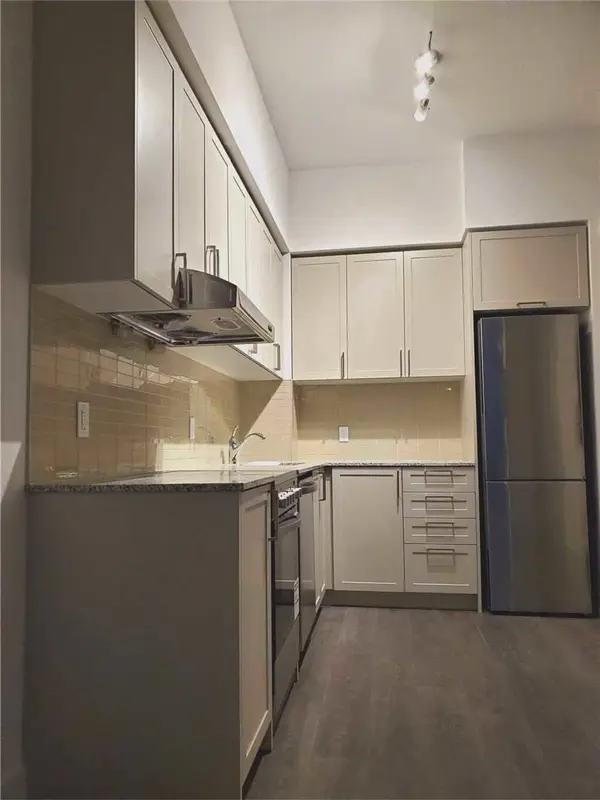 Markham, ON L3R 6J1,278 Buchanan DR #915E