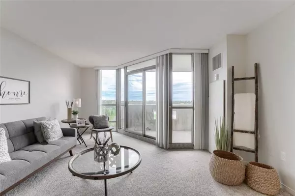 Burlington, ON L7L 3V8,5090 Pinedale AVE #1004