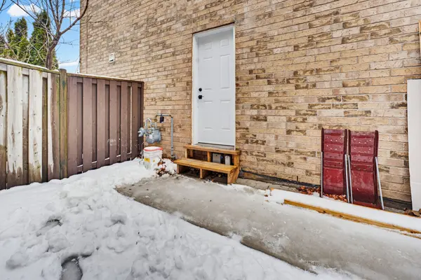 Milton, ON L9T 5M2,697 Auger TER #Lower