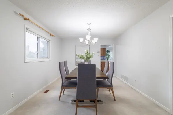 Mississauga, ON L5M 3B8,2093 The Chase N/A