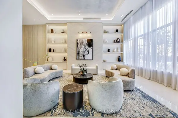 Mississauga, ON L5G 0C5,1063 DOUGLAS MCCURDY Common #213