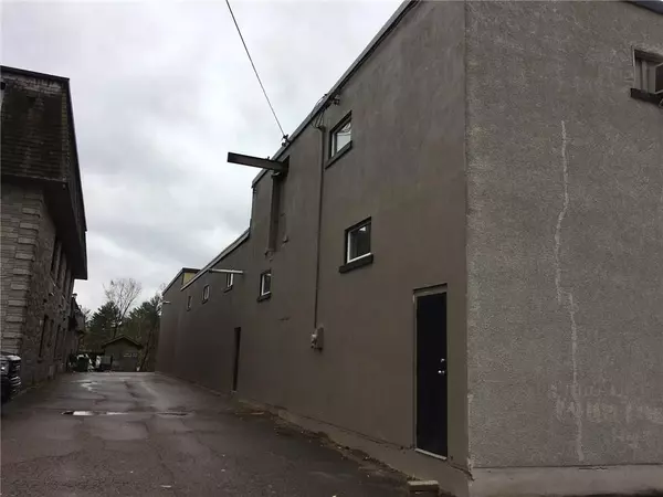 Petawawa, ON K8A 1W9,3532 PETAWAWA BLVD