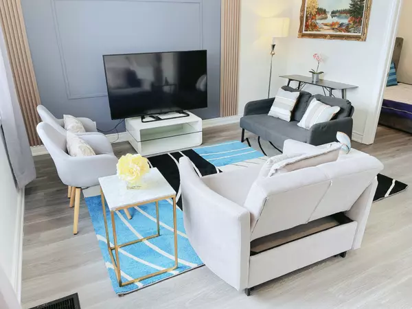 Peterborough, ON K9J 4B9,448 Hamilton ST