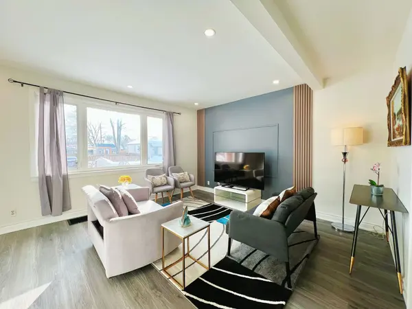 Peterborough, ON K9J 4B9,448 Hamilton ST