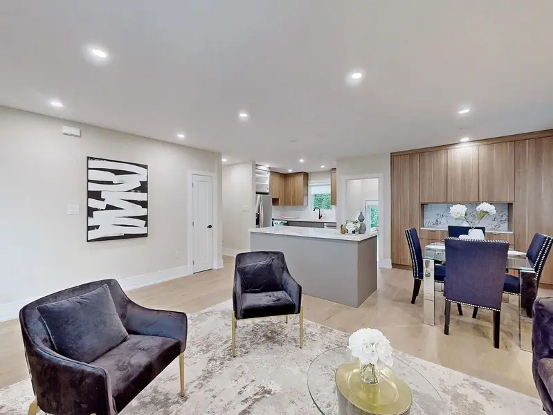 270 Brighton AVE, Toronto C06, ON M3H 4E9