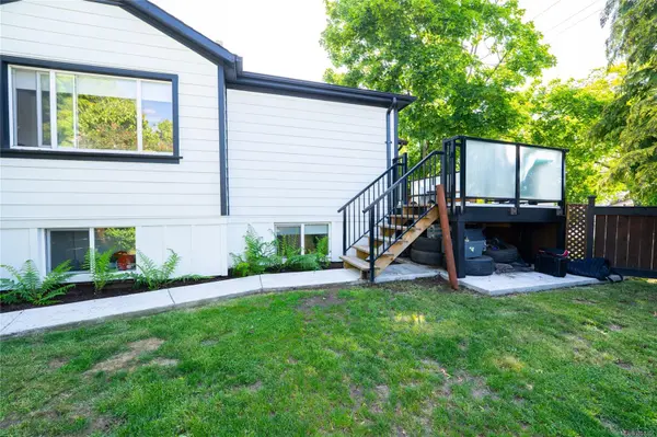 Langford, BC V9C 2W2,981 Isabell Ave