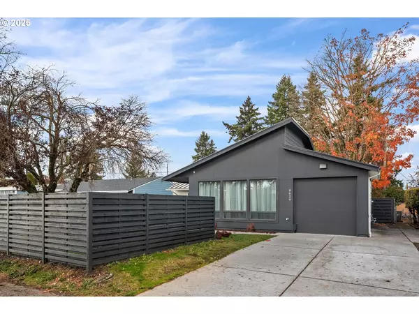 8629 NE CLACKAMAS ST, Portland, OR 97220