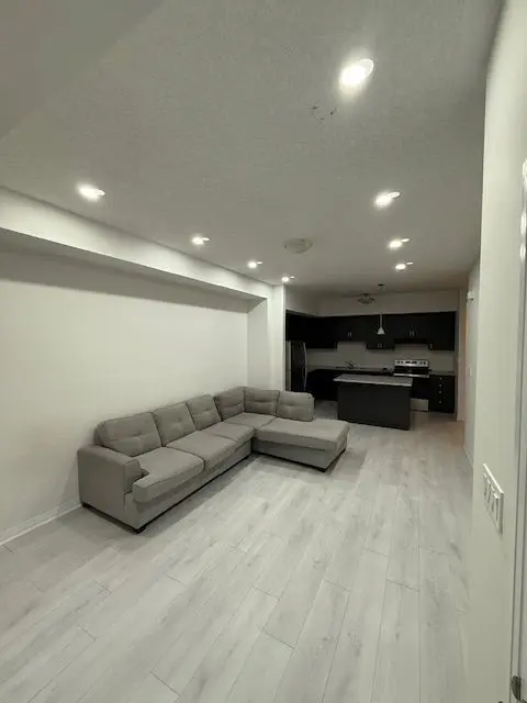 Cambridge, ON N1R 0E2,25 Isherwood AVE #5