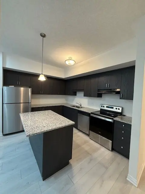 Cambridge, ON N1R 0E2,25 Isherwood AVE #5