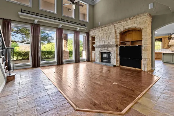 Mansfield, TX 76063,1019 Walnut Falls Circle