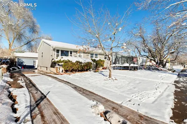 Colorado Springs, CO 80909,3130 E La Salle ST