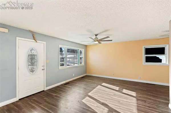 Colorado Springs, CO 80909,3130 E La Salle ST