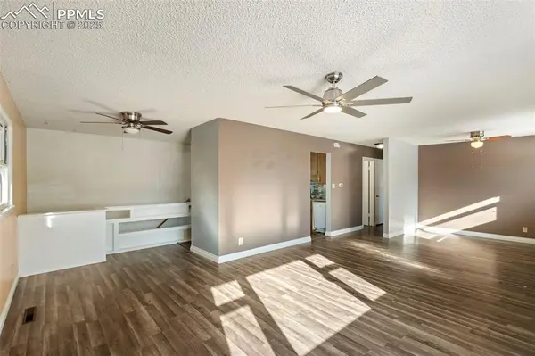 Colorado Springs, CO 80909,3130 E La Salle ST