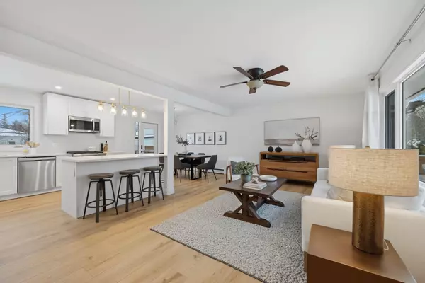 Calgary, AB T2H 0V5,143 Ferncliff CRES SE