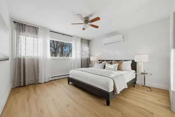 Calgary, AB T2H 0V5,143 Ferncliff CRES SE